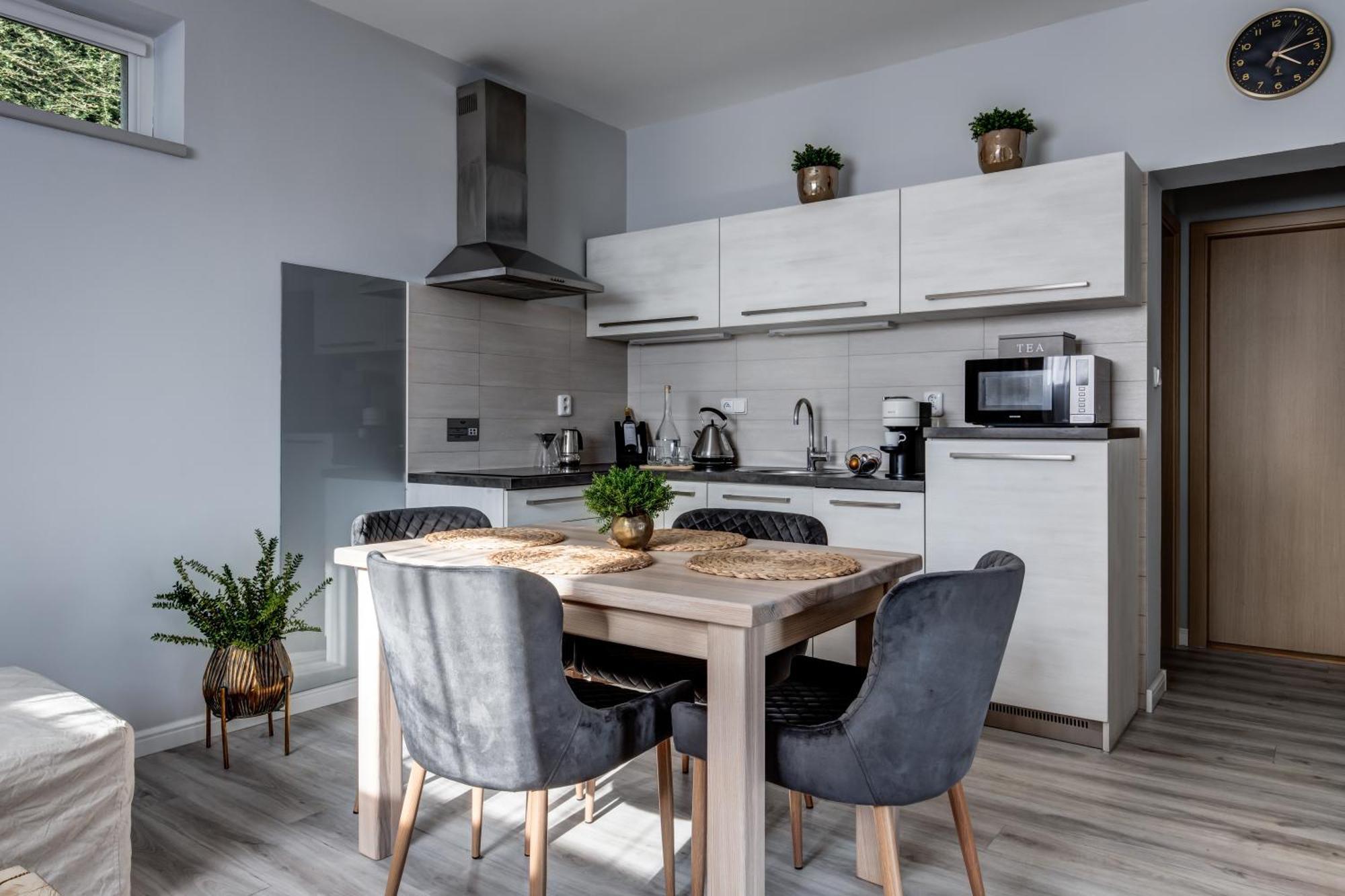 Wellness Apartmany Cesky Raj & Biokolna Lomnice nad Popelkou エクステリア 写真